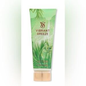 Victoria’s Secret Summer Vibrant Breeze Full Size Lotion- NWT